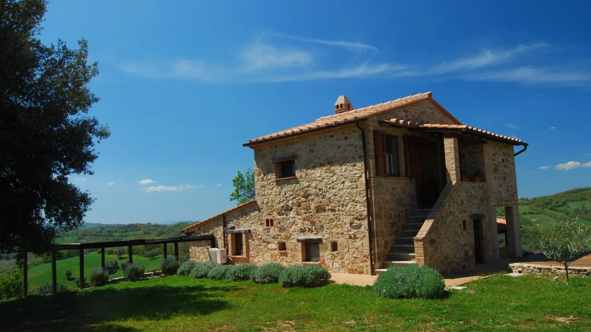 Farm stay Agriturismo Poggio Monte Saturnia